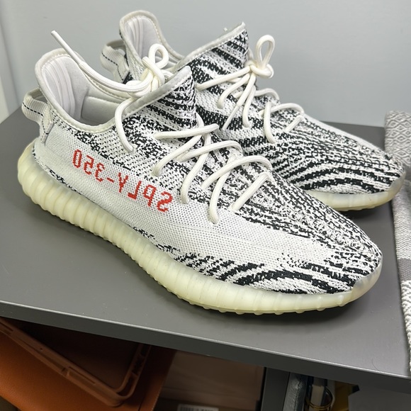 YEEZY 350 V2 Boost Zebra size 12 - Picture 2 of 5